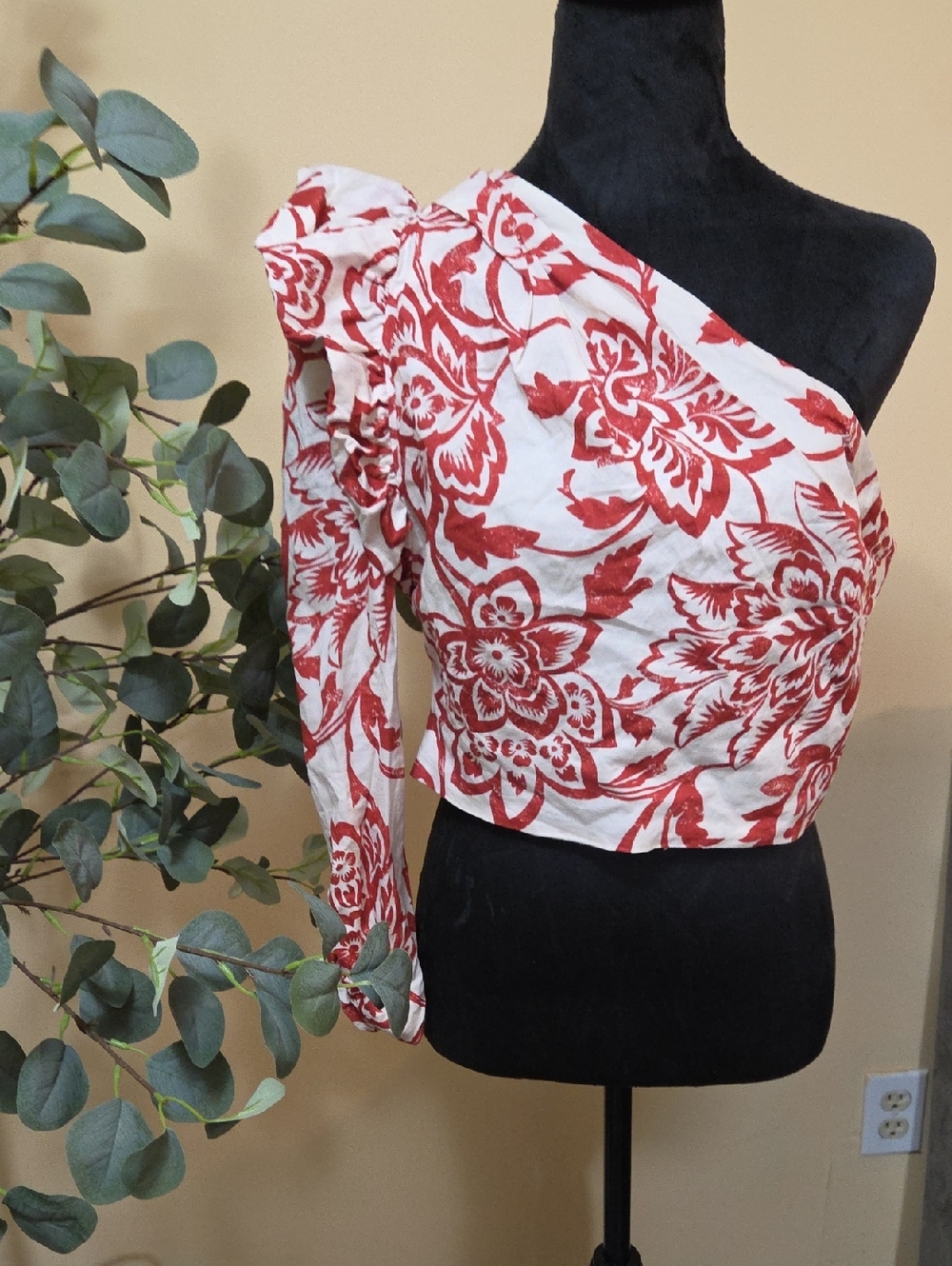 Zara One-Shoulder Red and White Floral Crop Top